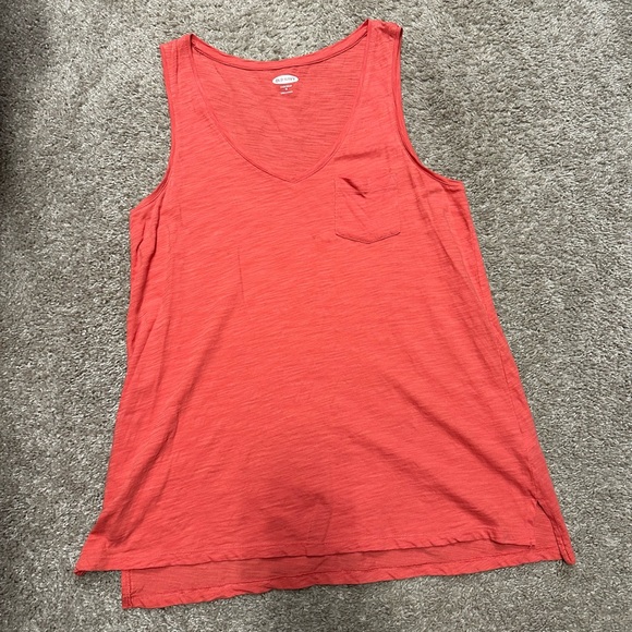 Women’s Old Navy Tanks - Picture 2 of 5